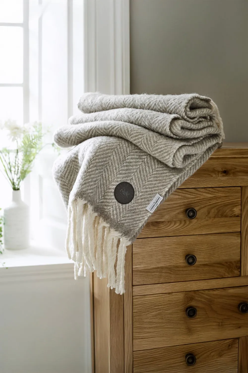 The Lyndon Company Supersoft Moorland 100% Brushed Wool Jacquard Throw in Natural