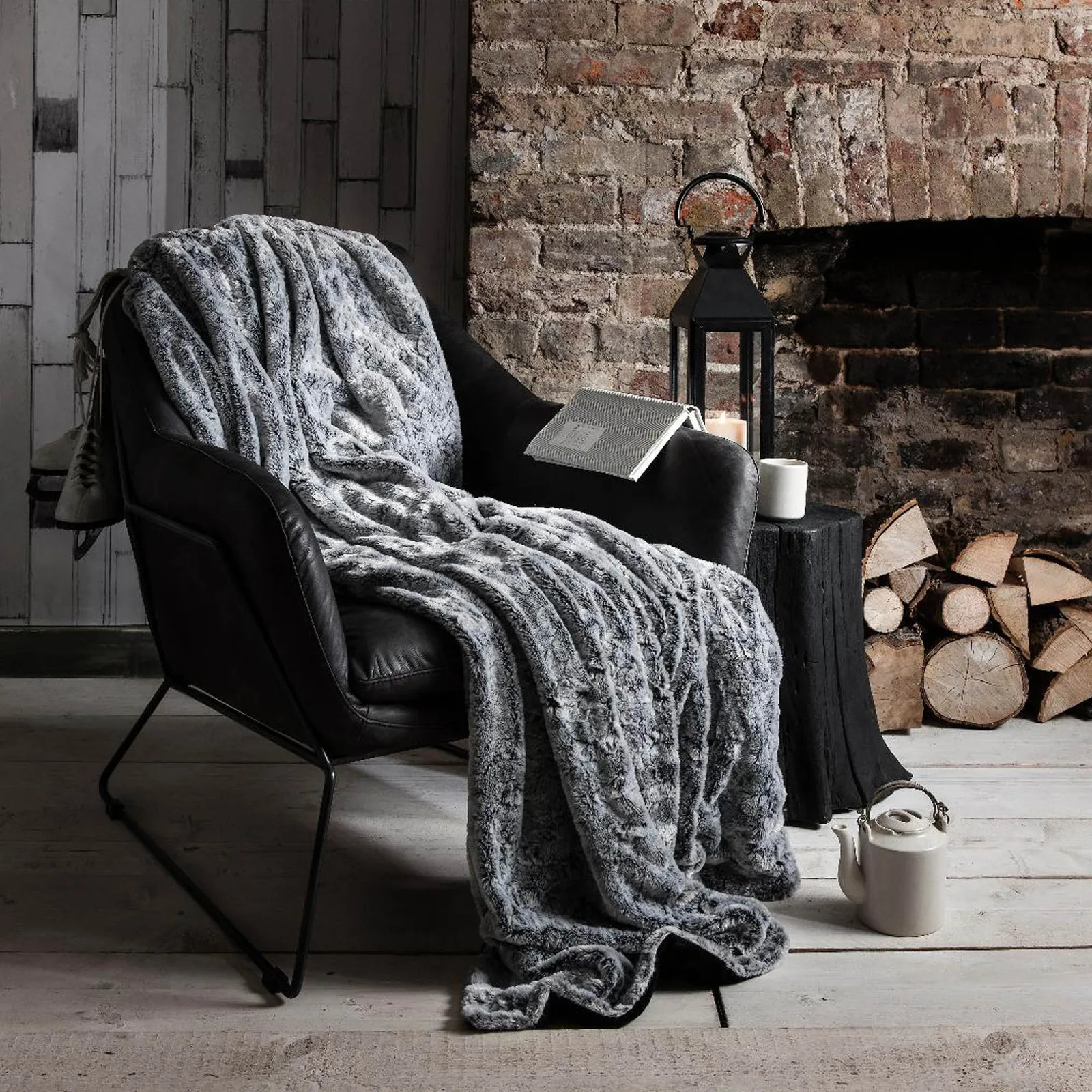 Kilburn Fur Throw Grey