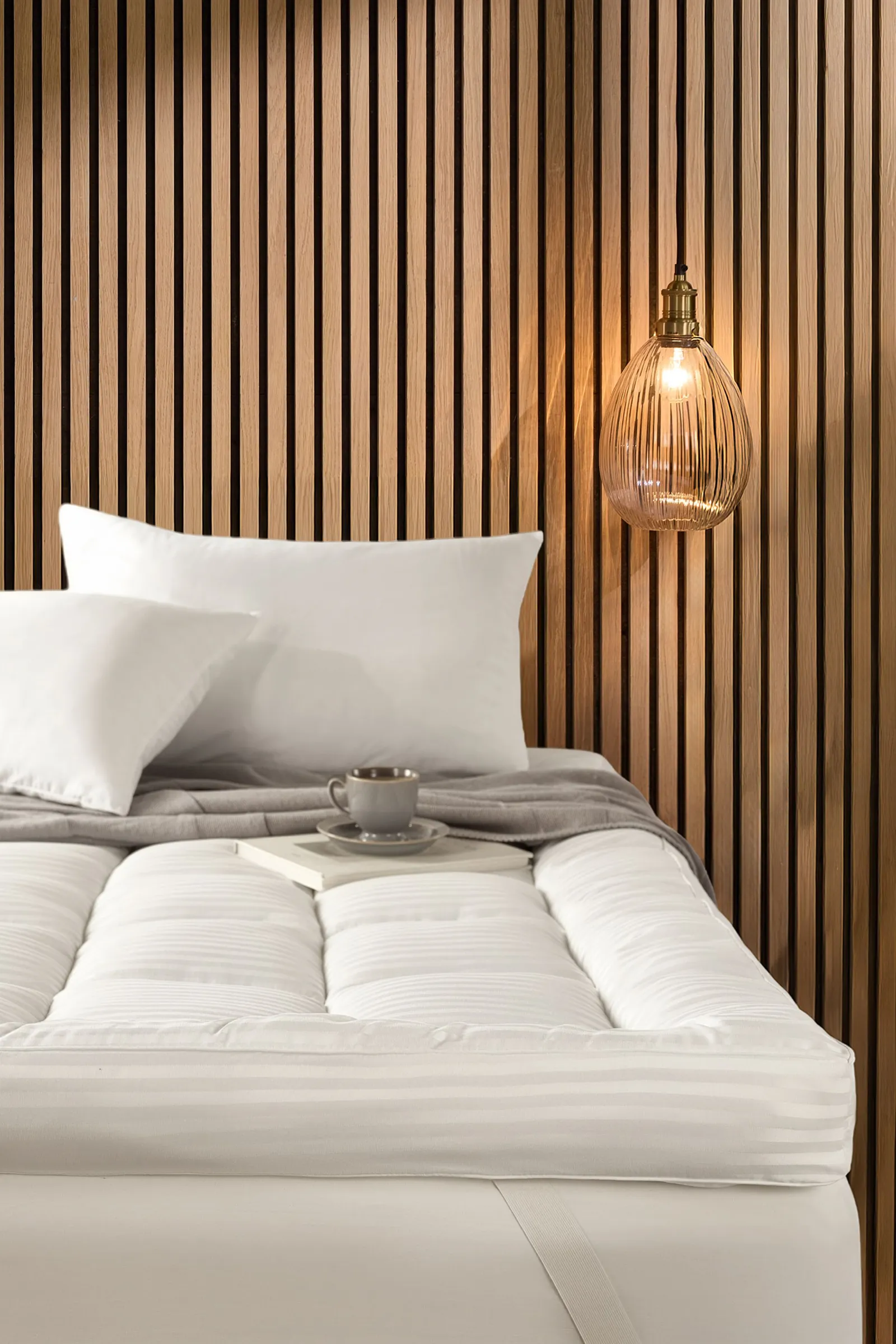 Snuggledown 4 Inch Ultra Soft Extra Deep Hotel Mattress Topper - Plush Support in White