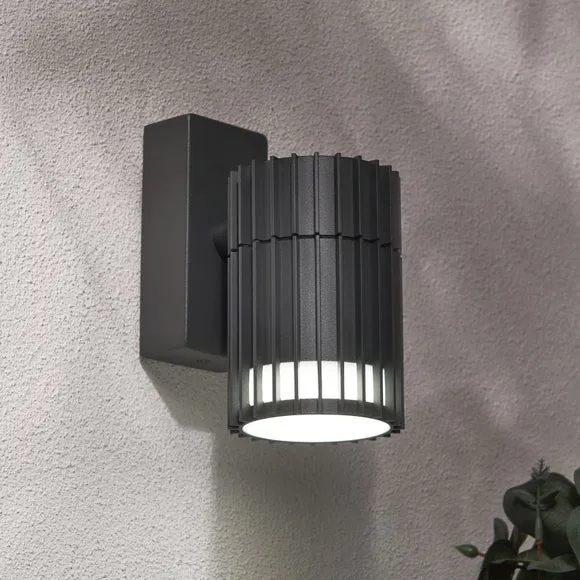 Muto Ribbed Outdoor Wall Light 1