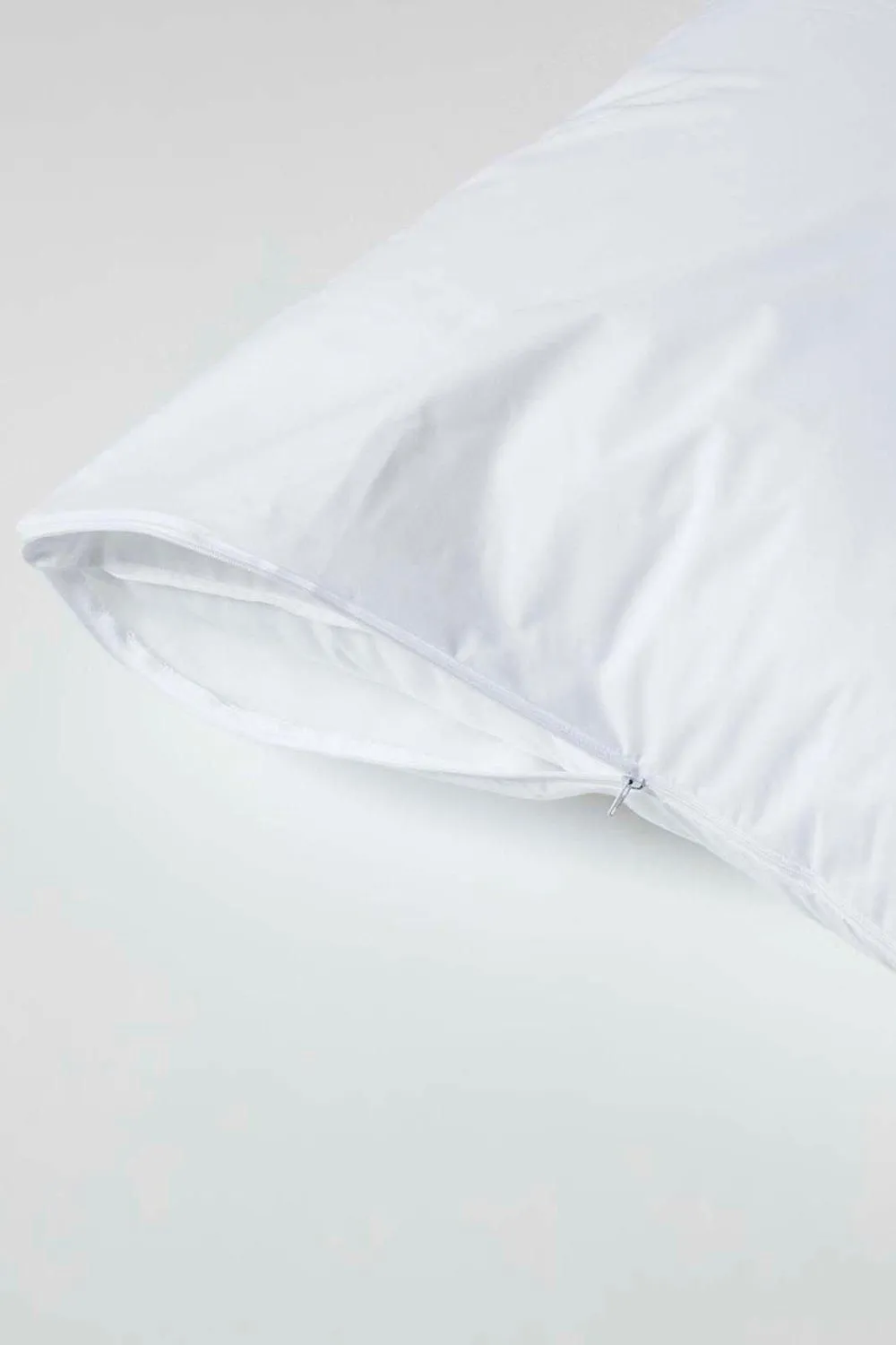 Homescapes Waterproof Pillow Protectors 60 x 60 cm, Pack of 4 in White 4