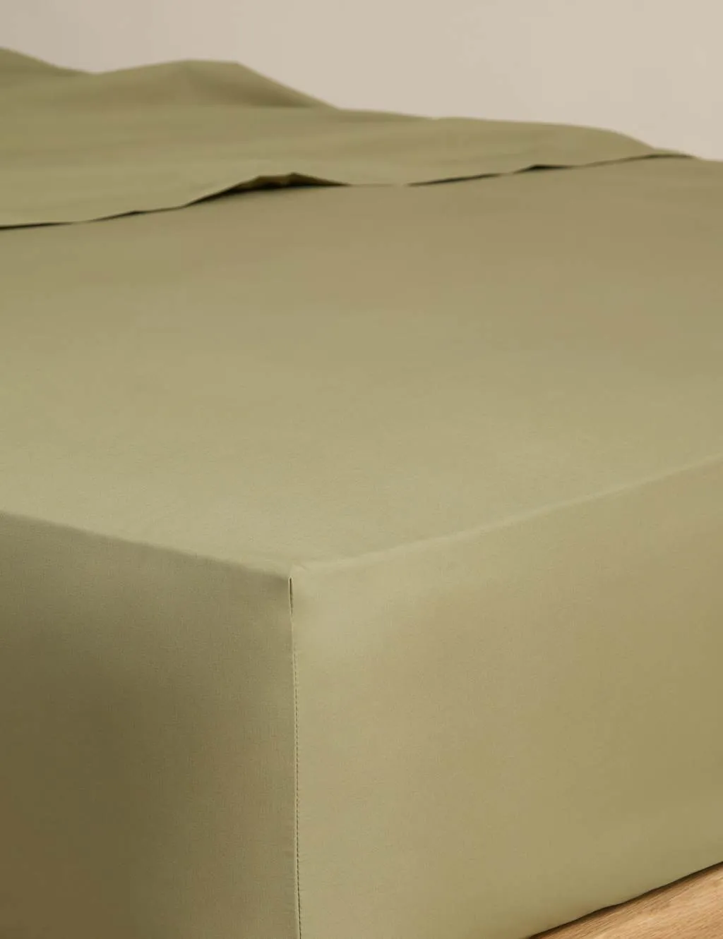 M&S Egyptian Cotton 230 Thread Count Crisp Fitted Sheet Fern
