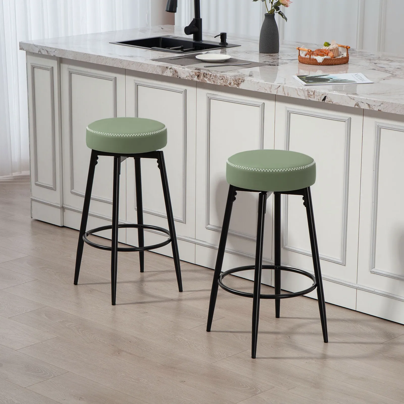 HOMCOM 360 Degree Swivel Bar Stools Set of 2, PU Leather Barstools with Footrest in Green