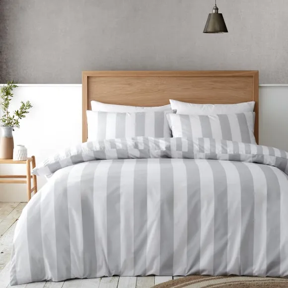 Catherine Lansfield Cove Stripe Duvet Cover and Pillowcase Set 1
