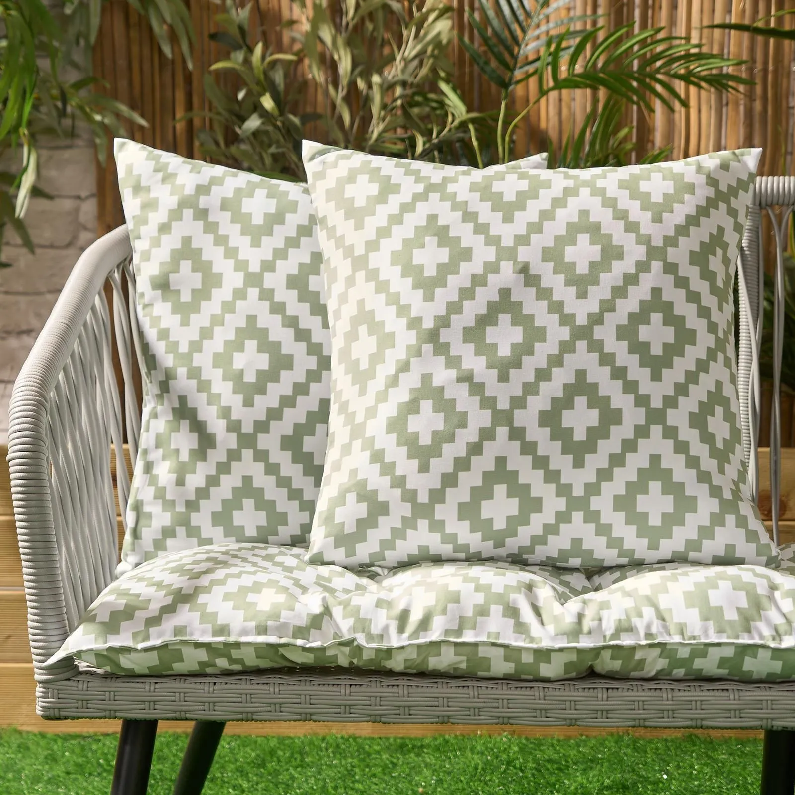 OHS 2 x Geometric Cushion Cover Water Resistant Outdoor Garden in Green