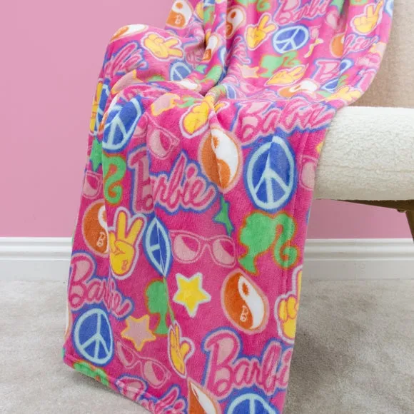 Barbie Fleece 150cm x 100cm Throw Blanket 2