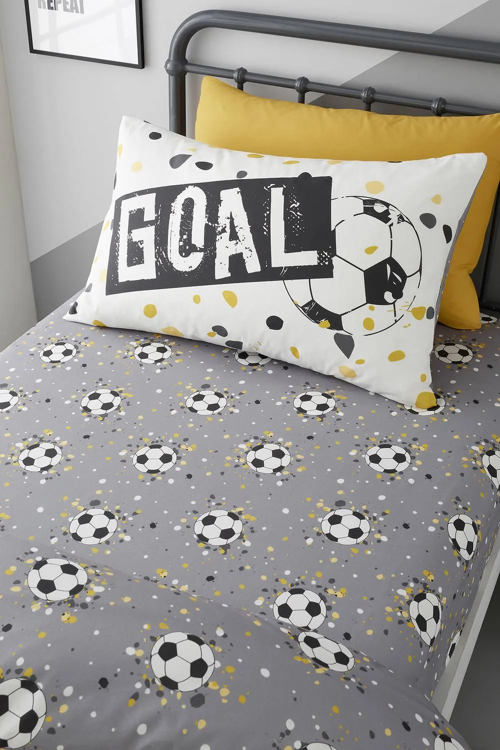 Bedlam 'Goal' Easycare 25cm Fitted Bed Sheet in Gold | Size: Single