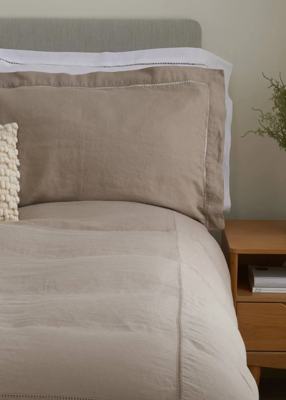 Truly Set of 2 Mushroom Ladder Detail Linen Oxford Pillowcases in Light Brown