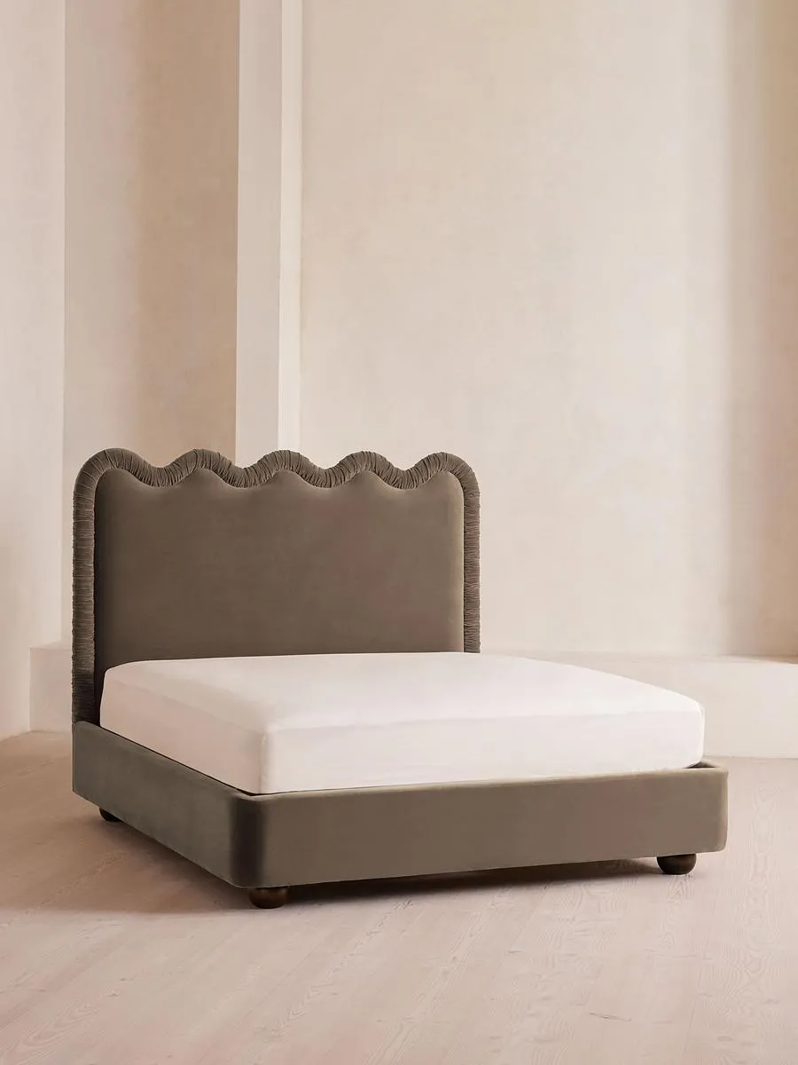 Tristan Bed, King, Velvet, Taupe