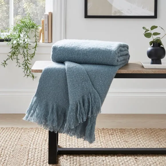 Brushed Boucle Throw Blanket 1