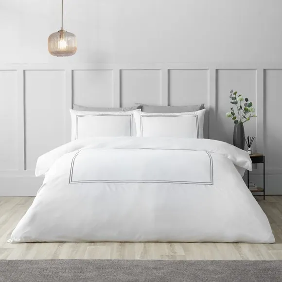 Catherine Lansfield So Soft Mono Satin Stitch Duvet Cover & Pillowcase Set 1