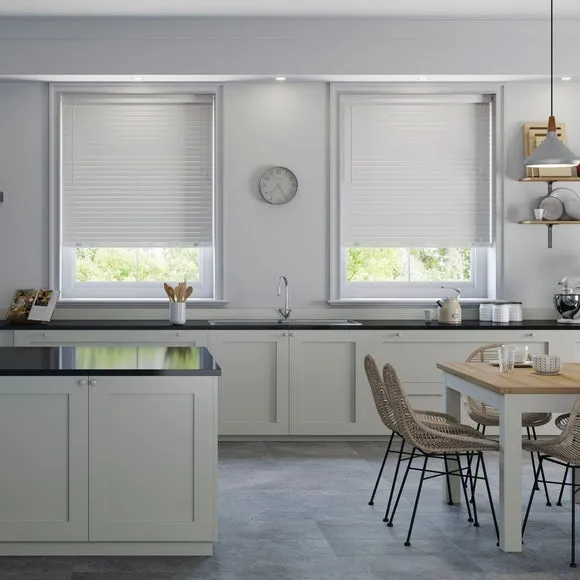 Room Darkening Venetian Blind 5