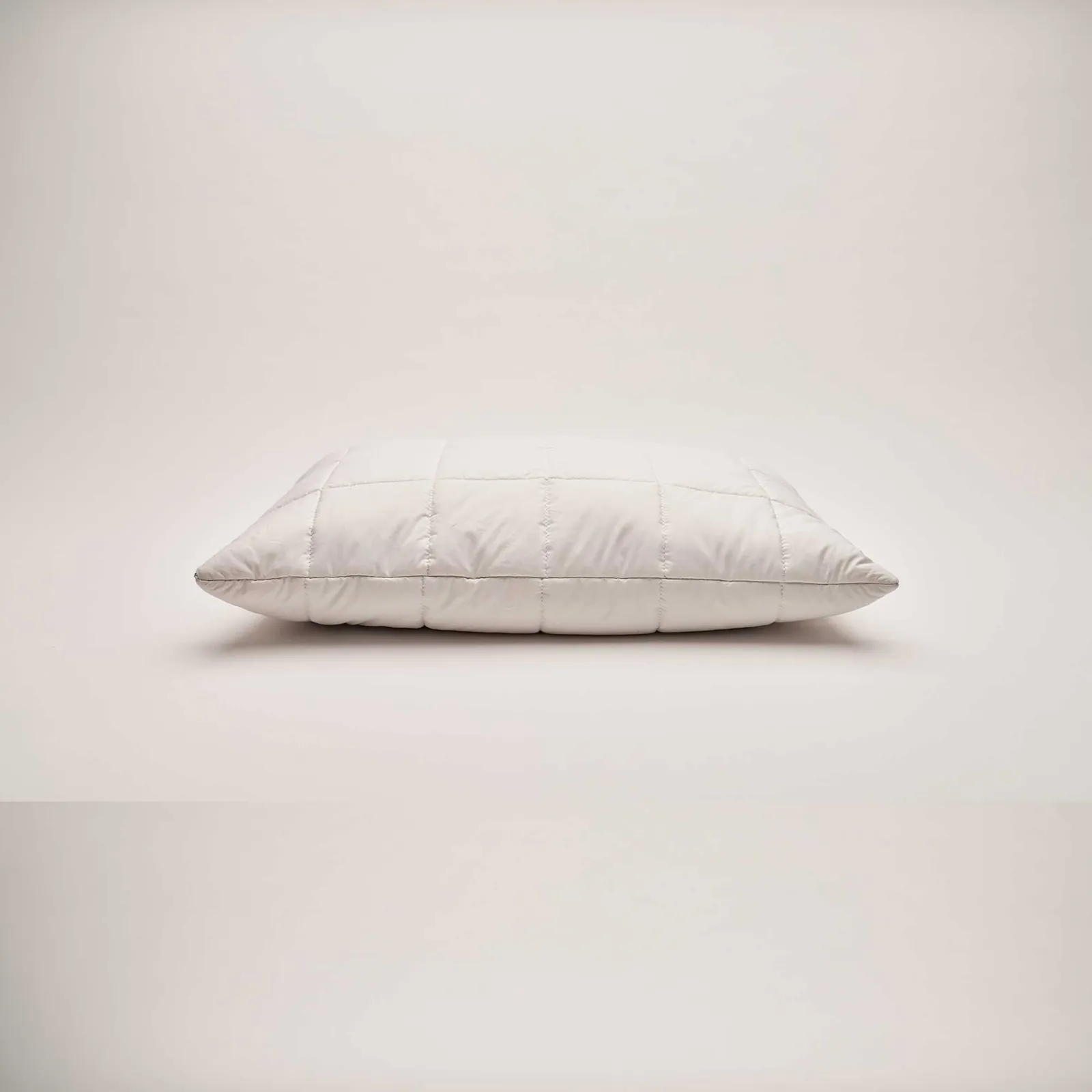 Vispring Wool Pillows75X50, White Fabric | Barker & Stonehouse 3