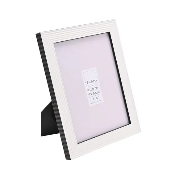 IFrame Monochrome Ribbed Photo Frame 1