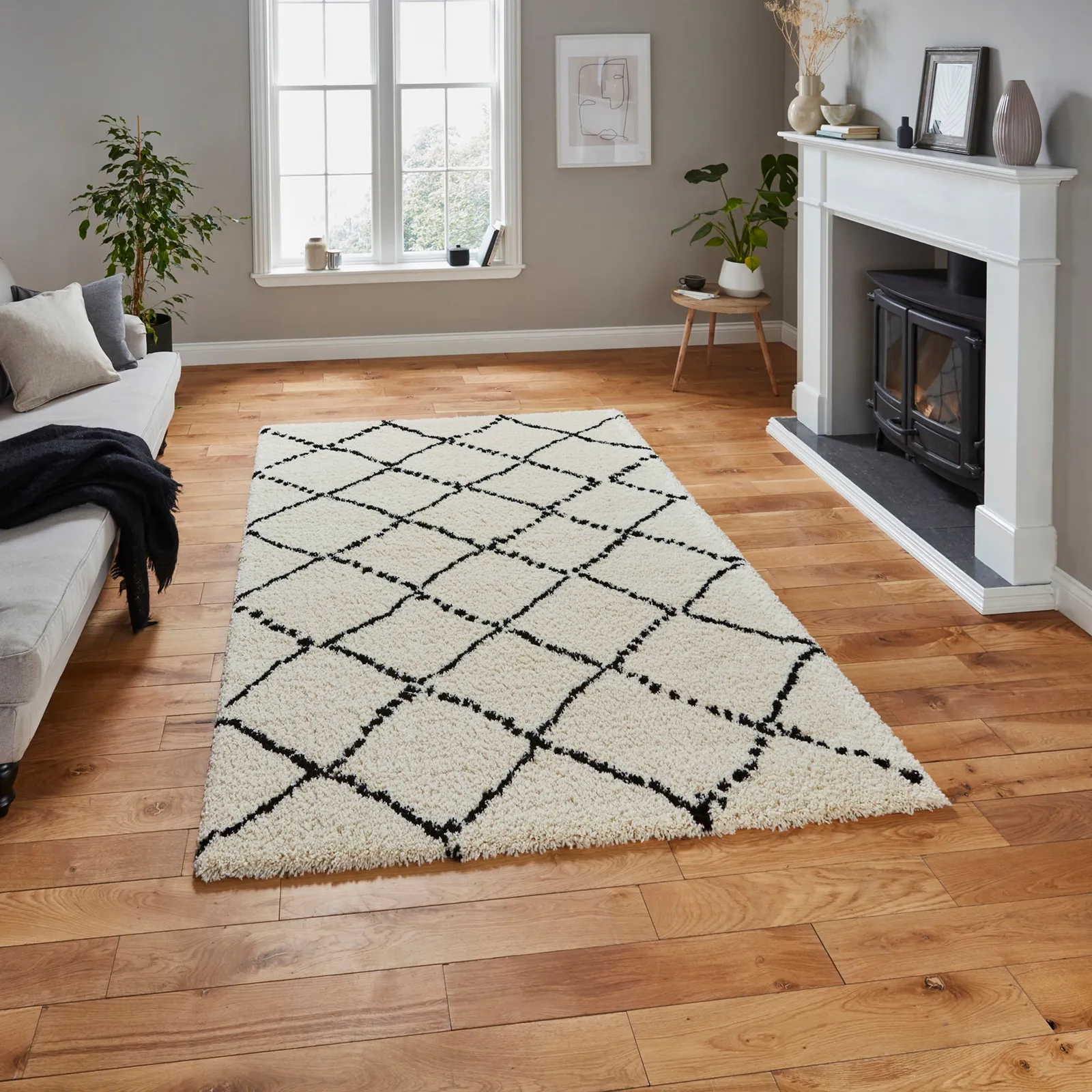 Royal Nomadic 5413 Rug Cream and Black