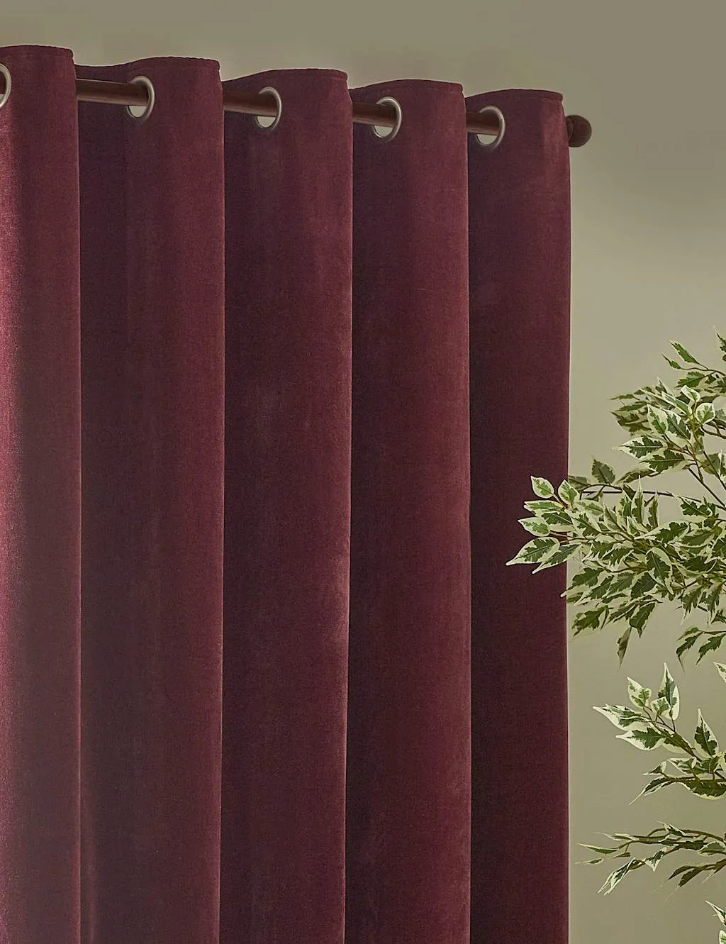 YARD Chenille Velvet Eyelet Curtains Burgundy