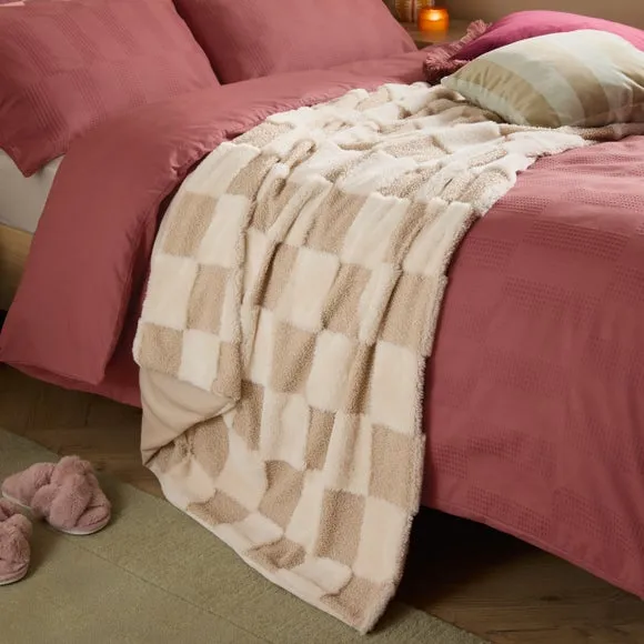 Furn Fur Boucle Check Throw Natural 140 X 180Cm, Cream