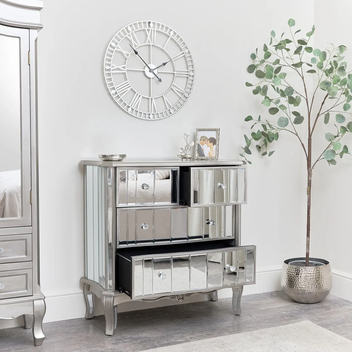 Melody Maison Silver Mirrored Chest Of Drawers & Pair Of 3 Drawer Bedside Tables - Tiffany Range 6