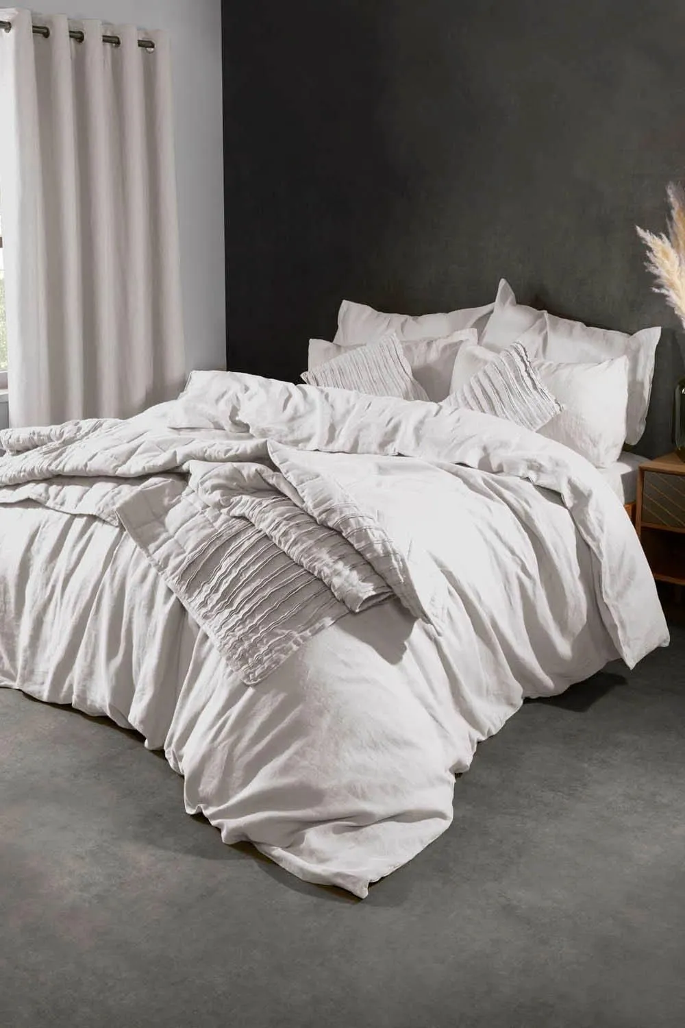 Lazy Linen 'Pure Washed Linen' Quilted Throw in White