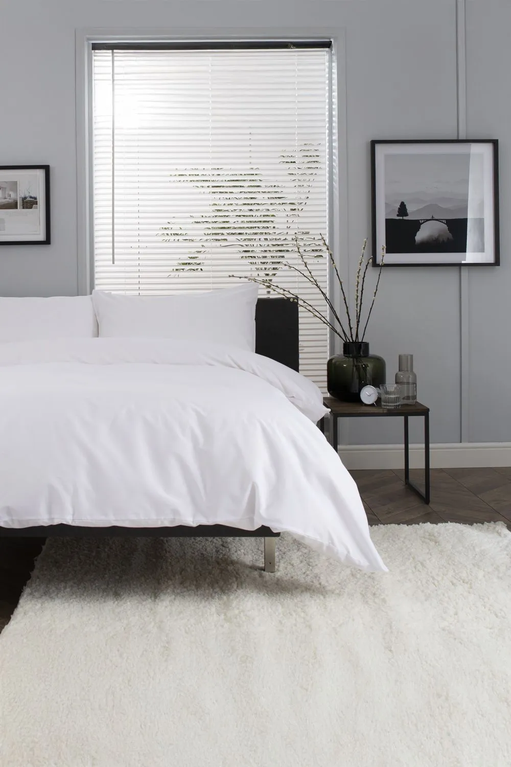 The Lyndon Company Luxury 100% Cotton 200 Thread Count Duvet Cover Set in White