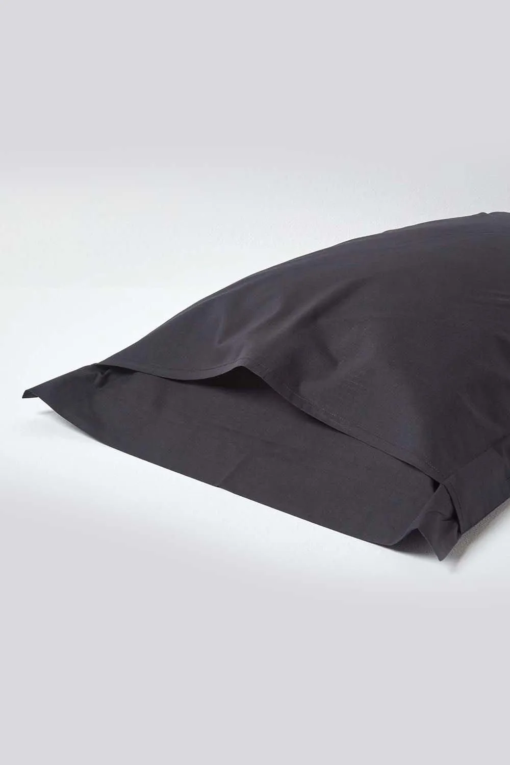 Homescapes Egyptian Cotton Oxford Pillowcase 200 TC, Standard Size in Black 3