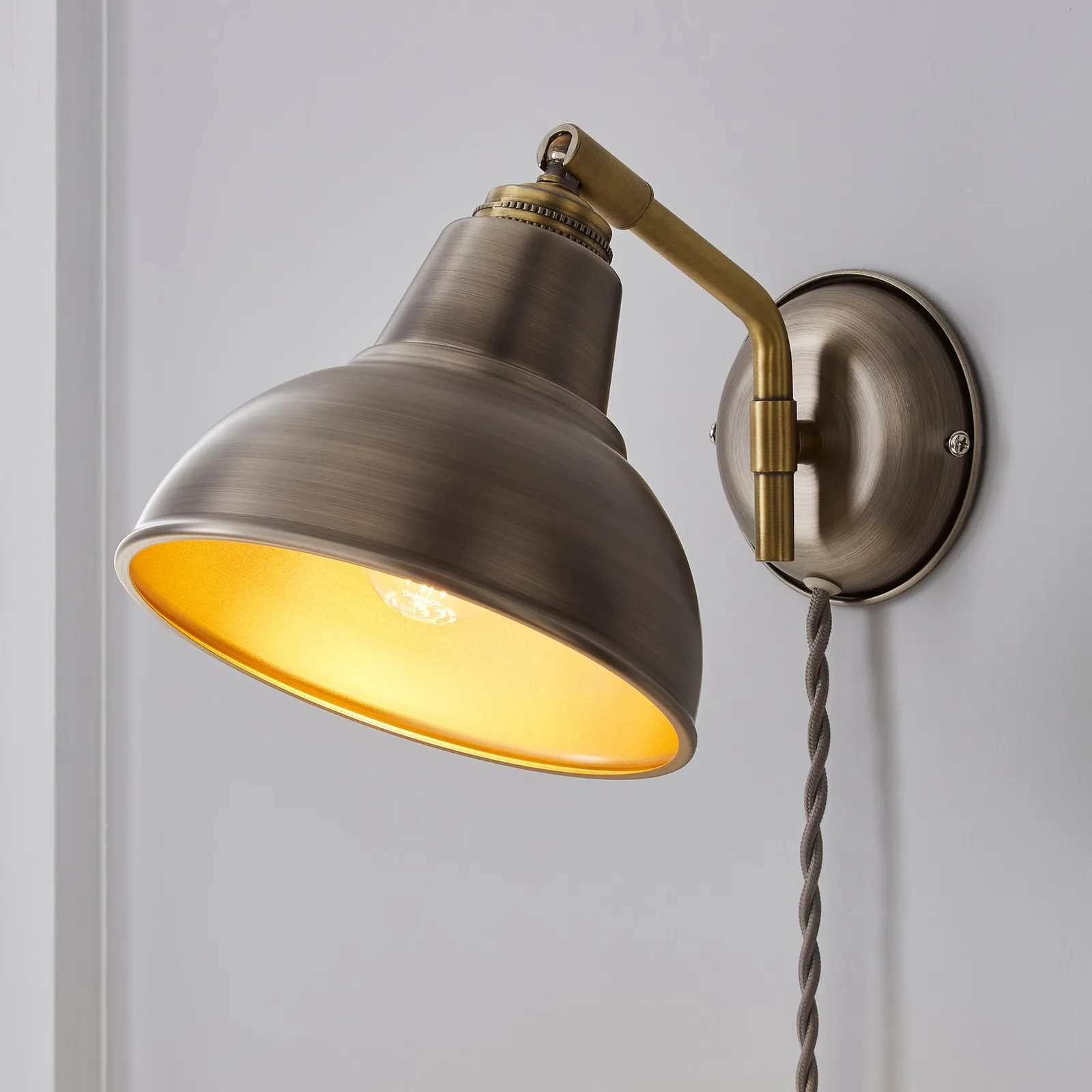 Bradwell Plug In Wall Light 1