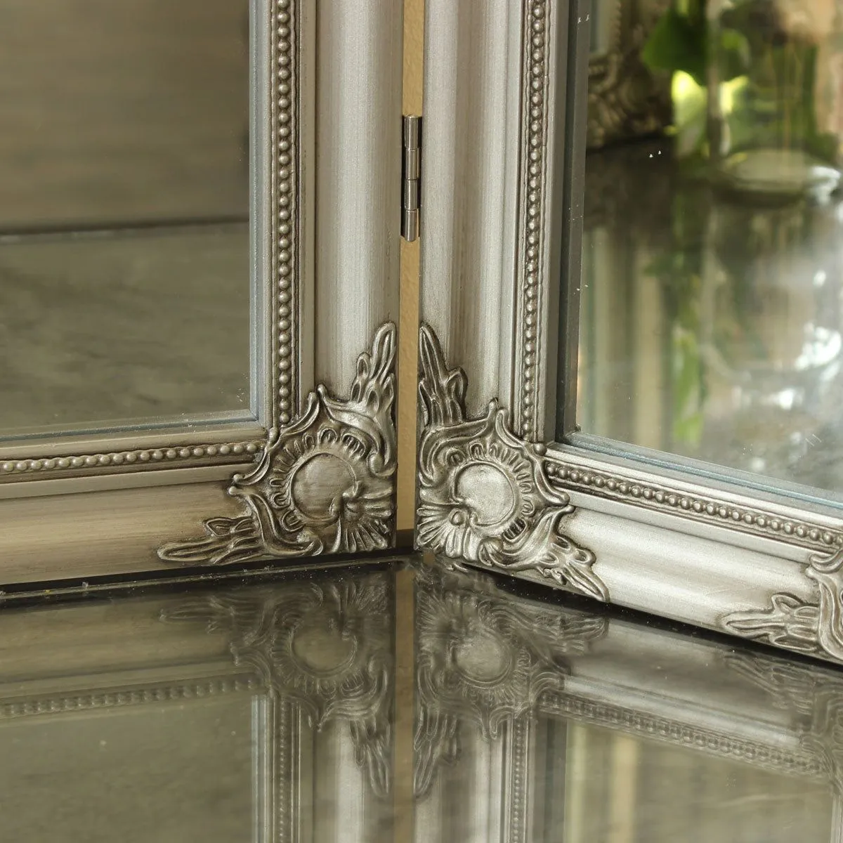 Melody Maison Ornate Silver Dressing Table Triple Mirror in Metallic Silver 4