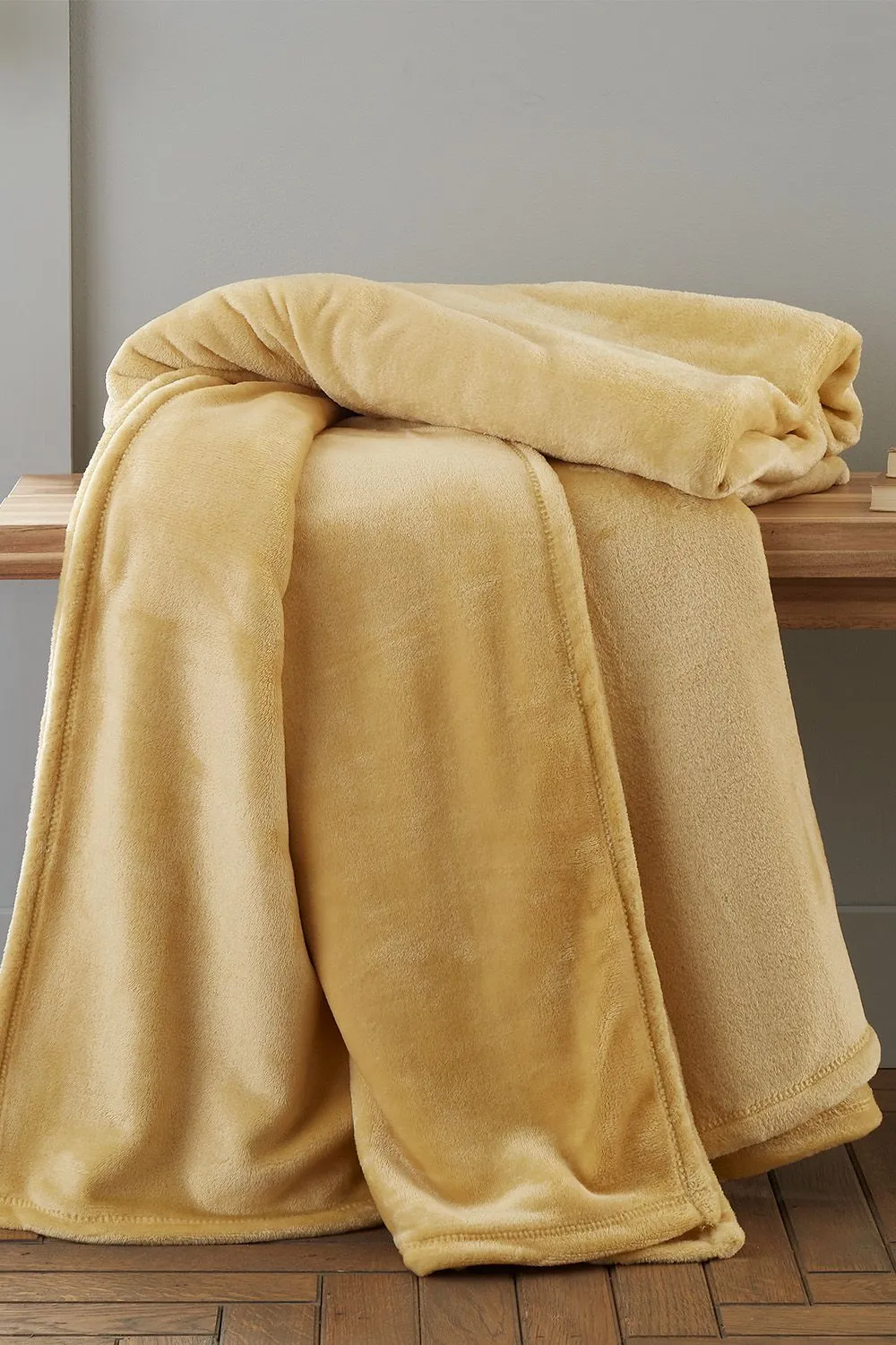 Catherine Lansfield 'Extra Large Raschel Velvet Touch' Blanket Throw in Yellow