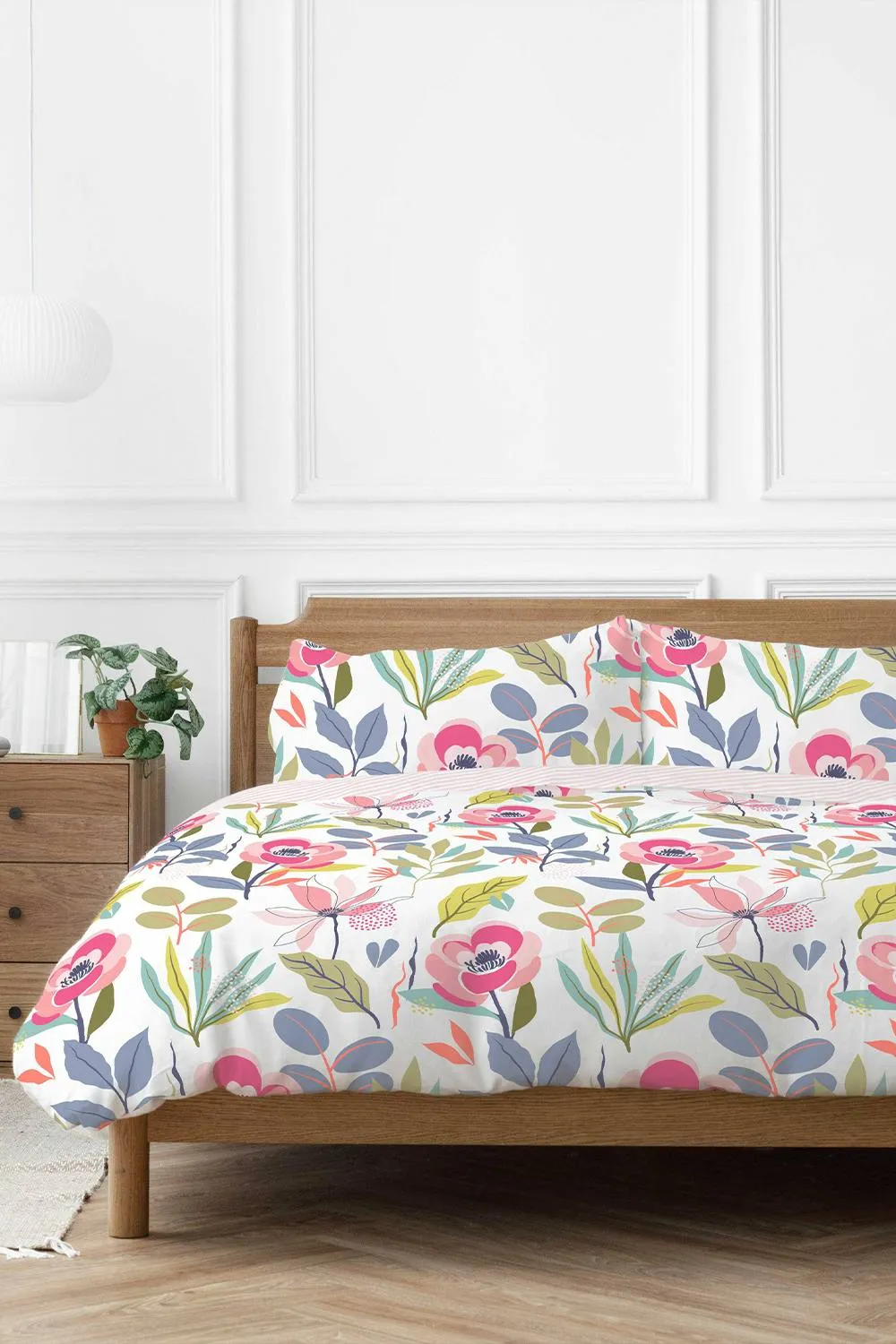 Copenhagen Home 'Mia' Floral Polycotton Duvet Cover Set in White