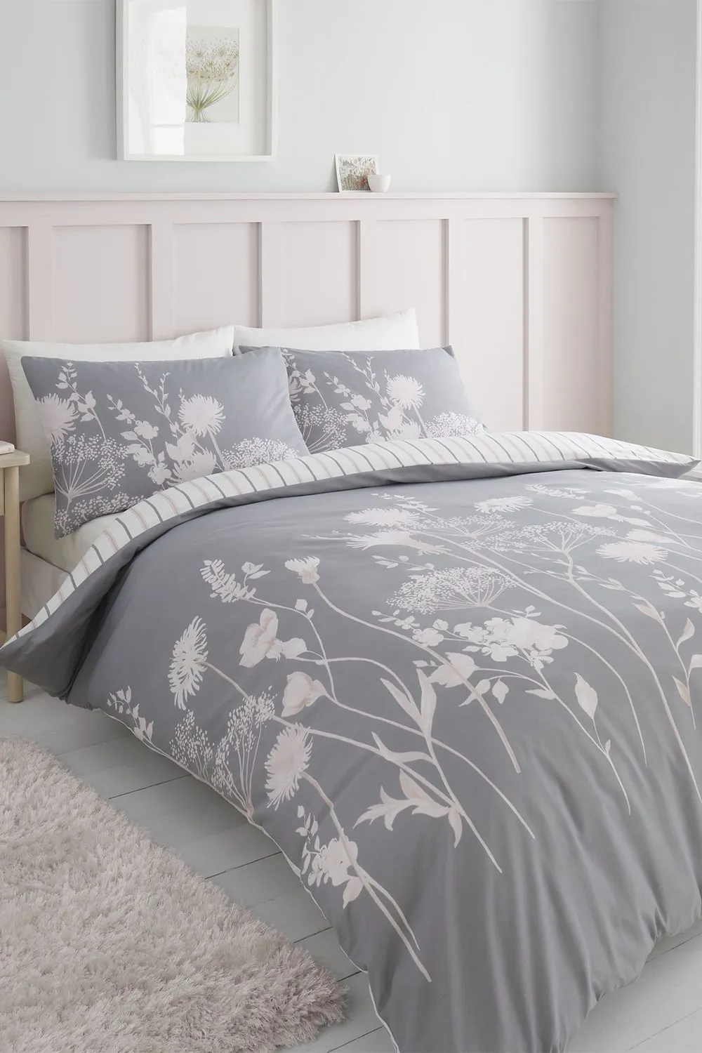 Catherine Lansfield Meadowsweet Floral Duvet Set in Grey 1