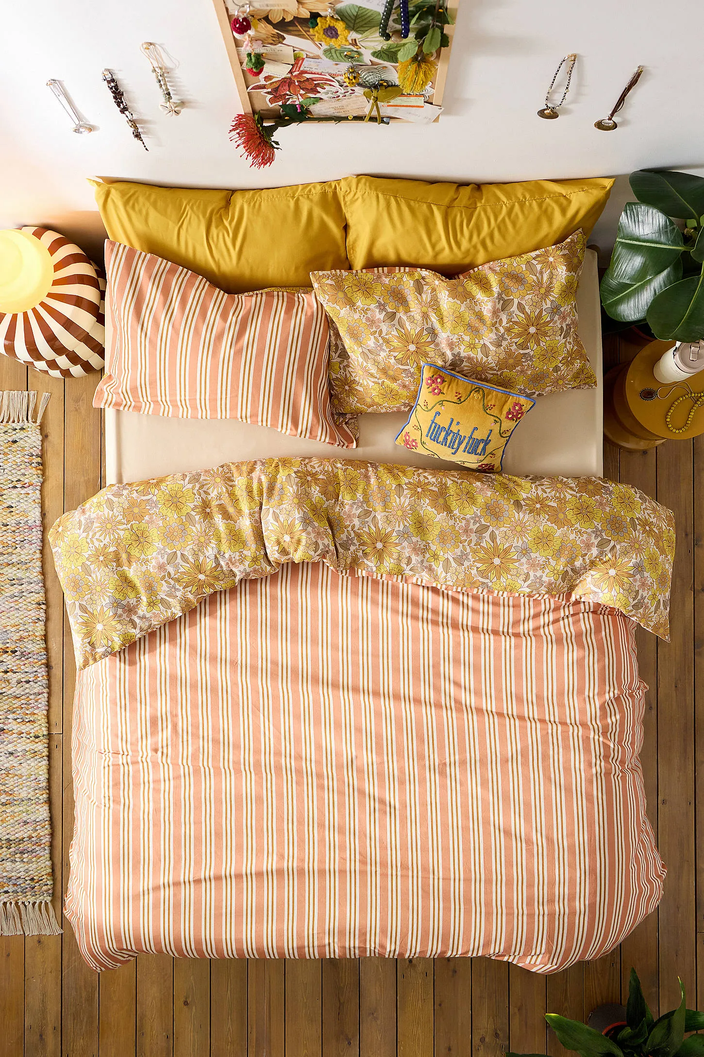 Clara Retro Mustard Reversible Duvet Set - Dark Yellow 3