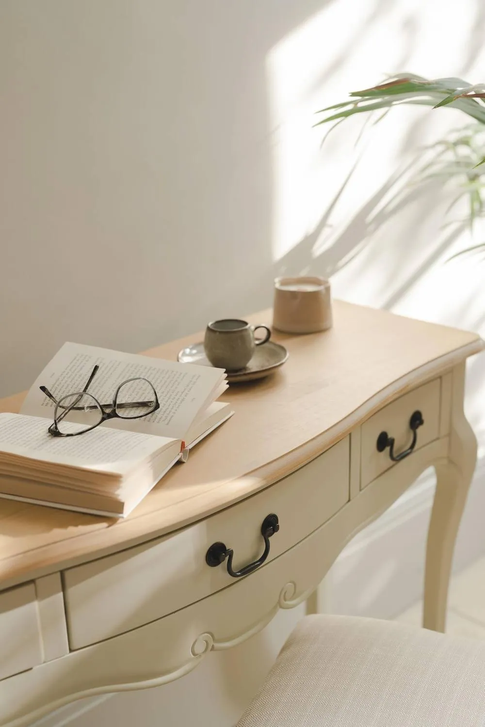 Statement Furniture Juliette Vintage Chic Dressing Table in Ivory 2