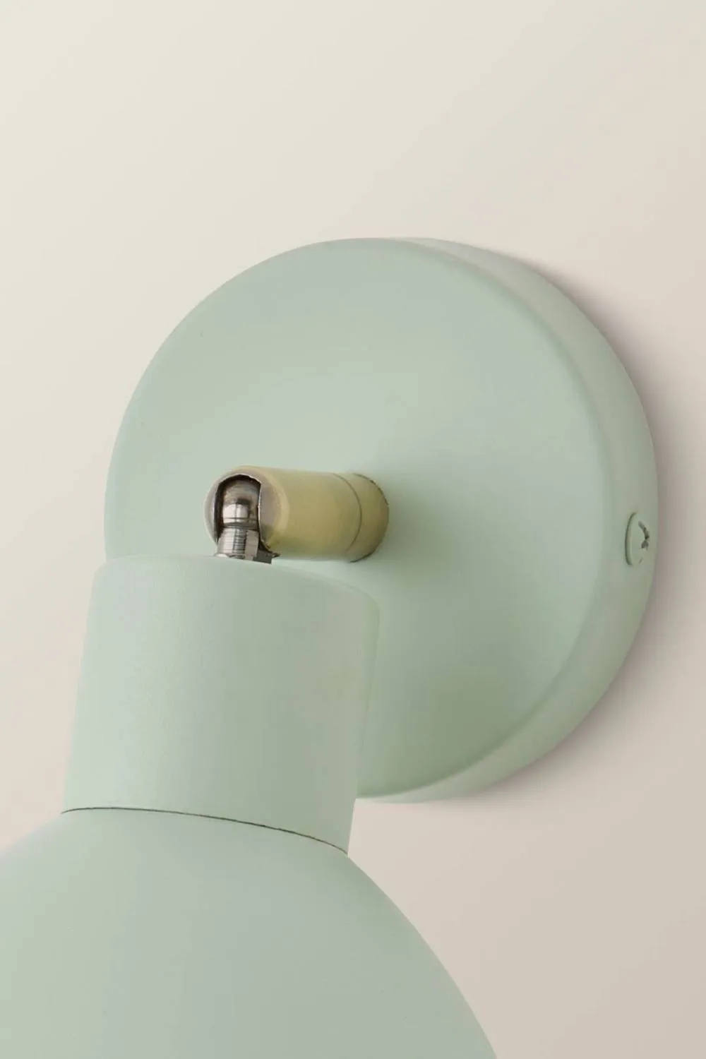 ValueLights Millie Flower Style Scallop Adjustable Wall Light with Bulb in Pale Green 4