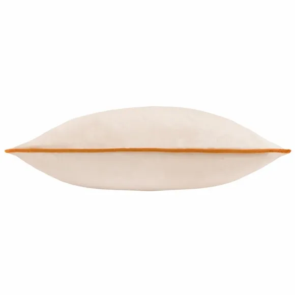 Furn. Square Cushion 3