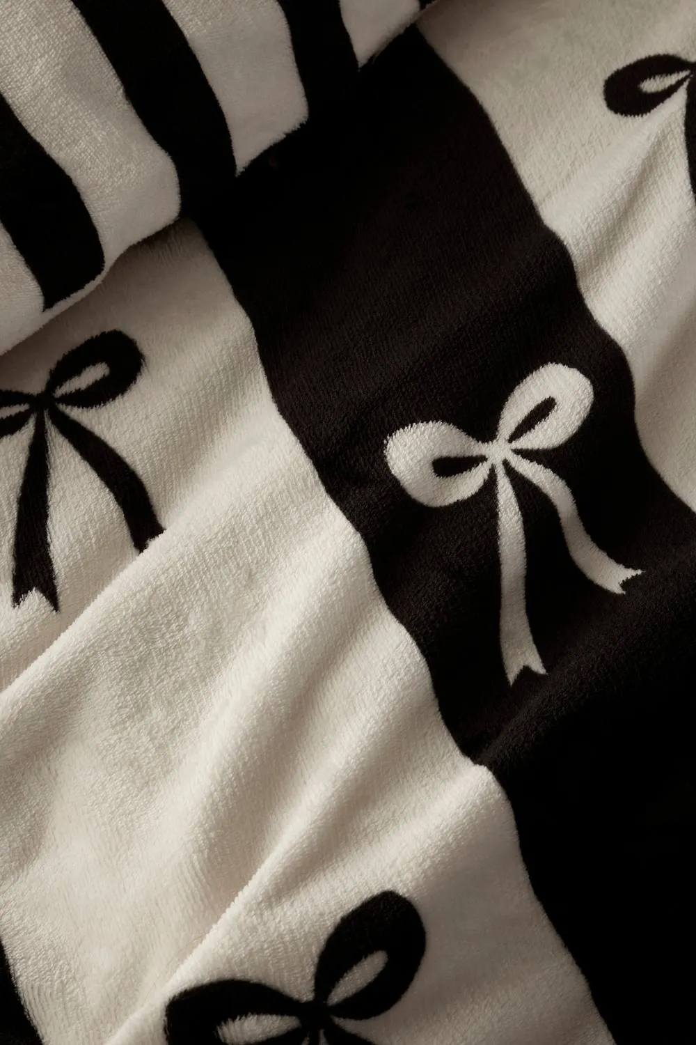 Fusion 'Bows' Soft Fleece Duvet Cover Set in Black 3