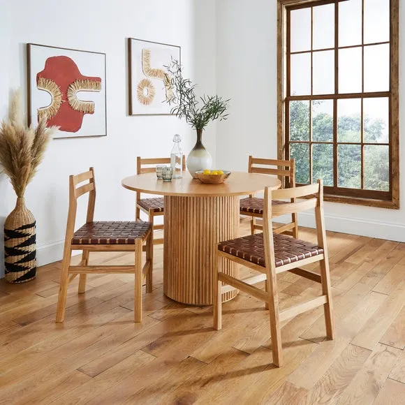 Amari 4 Seater Round Dining Table, Oak 2
