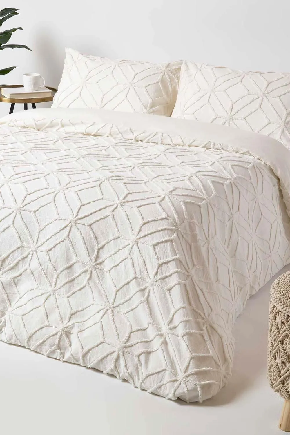 Homescapes Diamond Cotton Tufted Duvet Cover Set in White 3