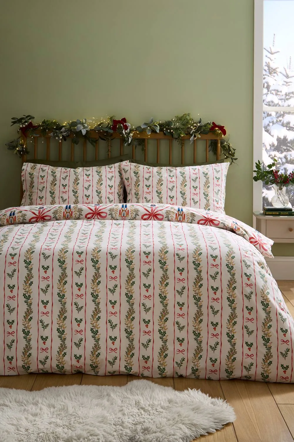 Catherine Lansfield Christmas Nutcracker Bows Reversible Duvet Cover Set in Natural 2