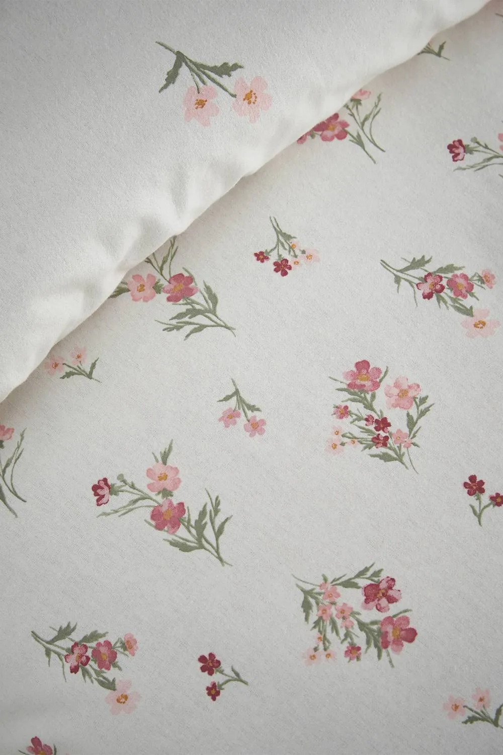 Catherine Lansfield Brushed Ditsy Floral Cotton Reversible Duvet Cover Set in Pink 4