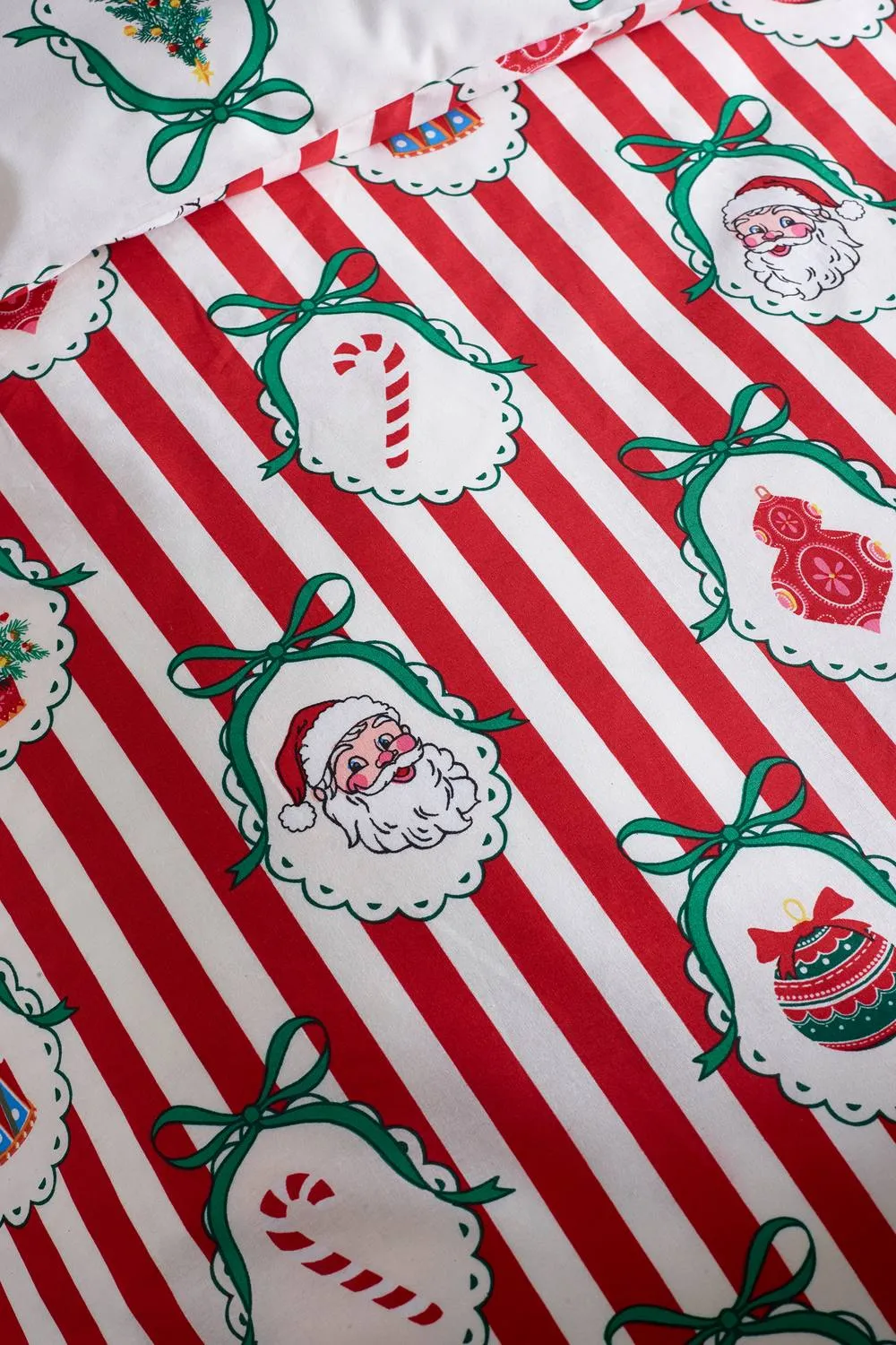 Catherine Lansfield Christmas Vintage Stripe Reversible Duvet Cover Set in Red 4