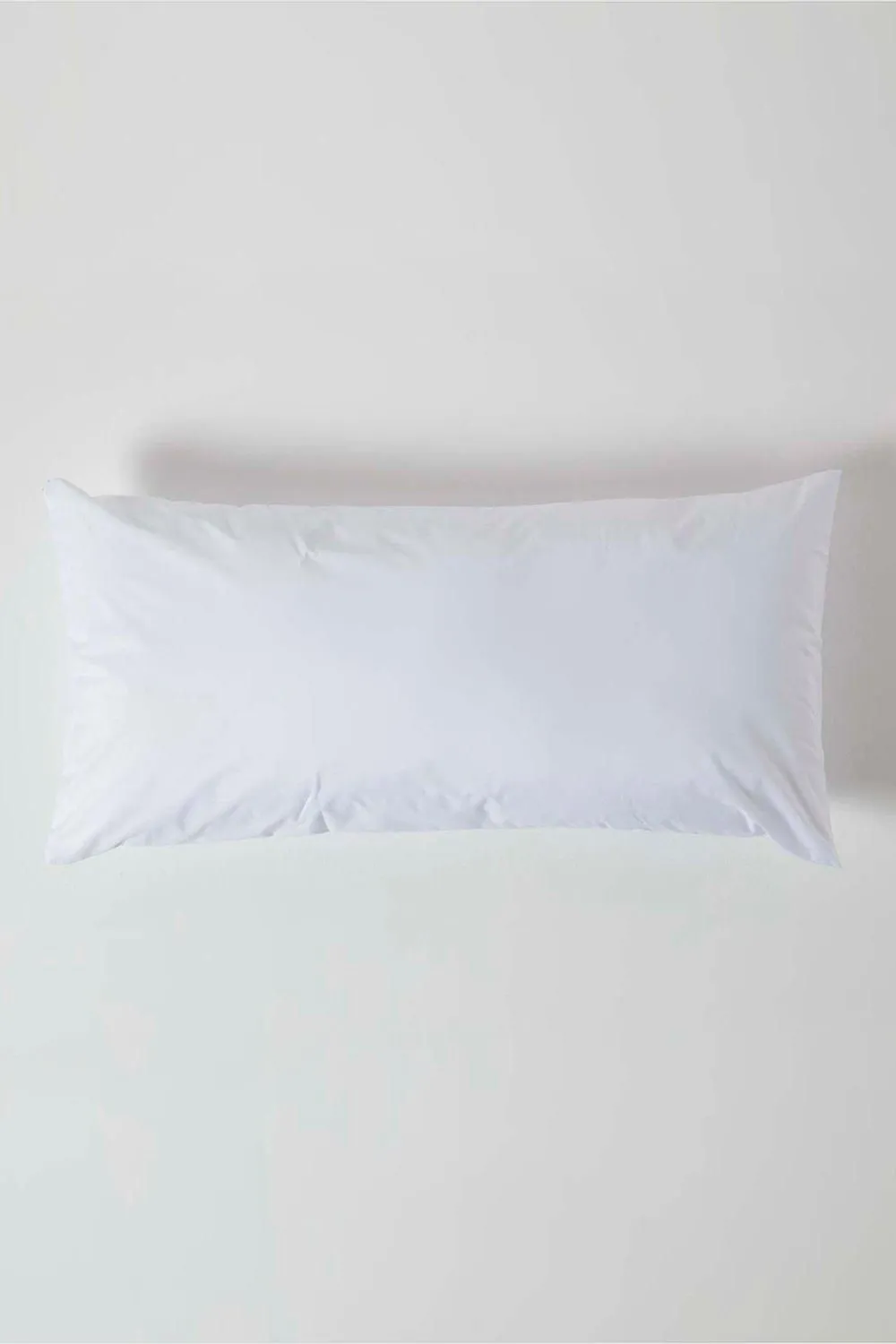 Homescapes Waterproof Pillow Protectors 40 x 80 cm, Pack of 4 in White 5