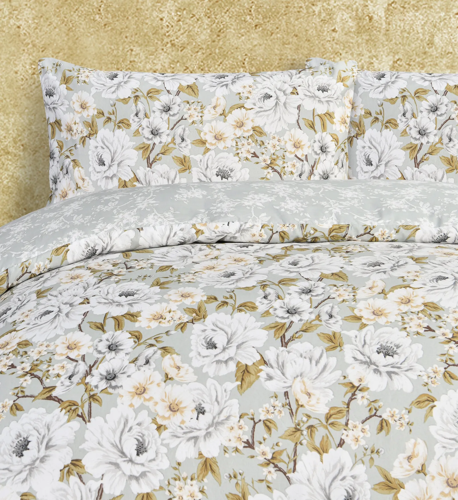 Smart Living Luxury Soft Reversible Elegant Blooms Duvet Cover & Pillowcases in Green 4