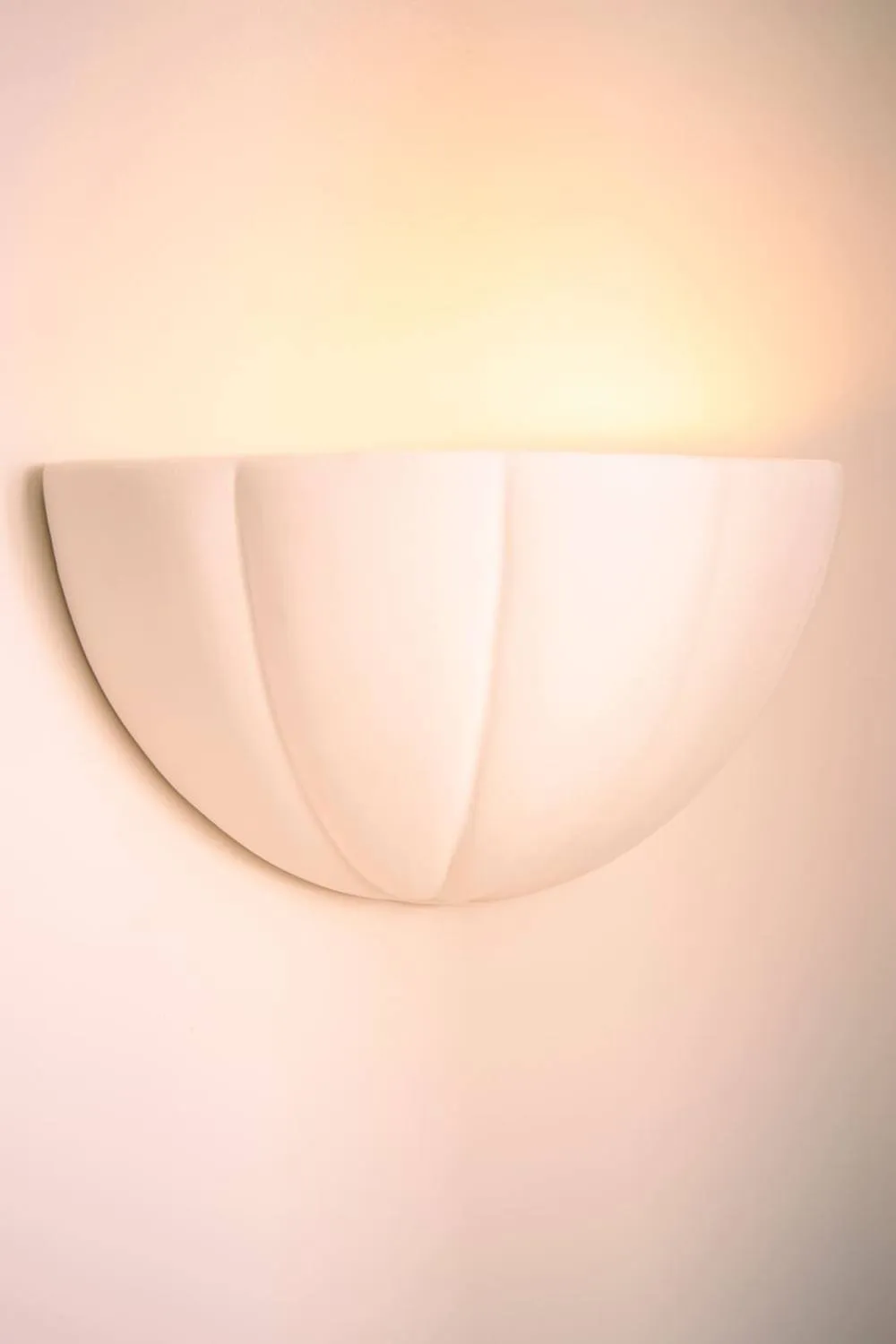 ValueLights Leonardo Scallop Curve Ceramic Flush Wall Sconce Light in Nude 2