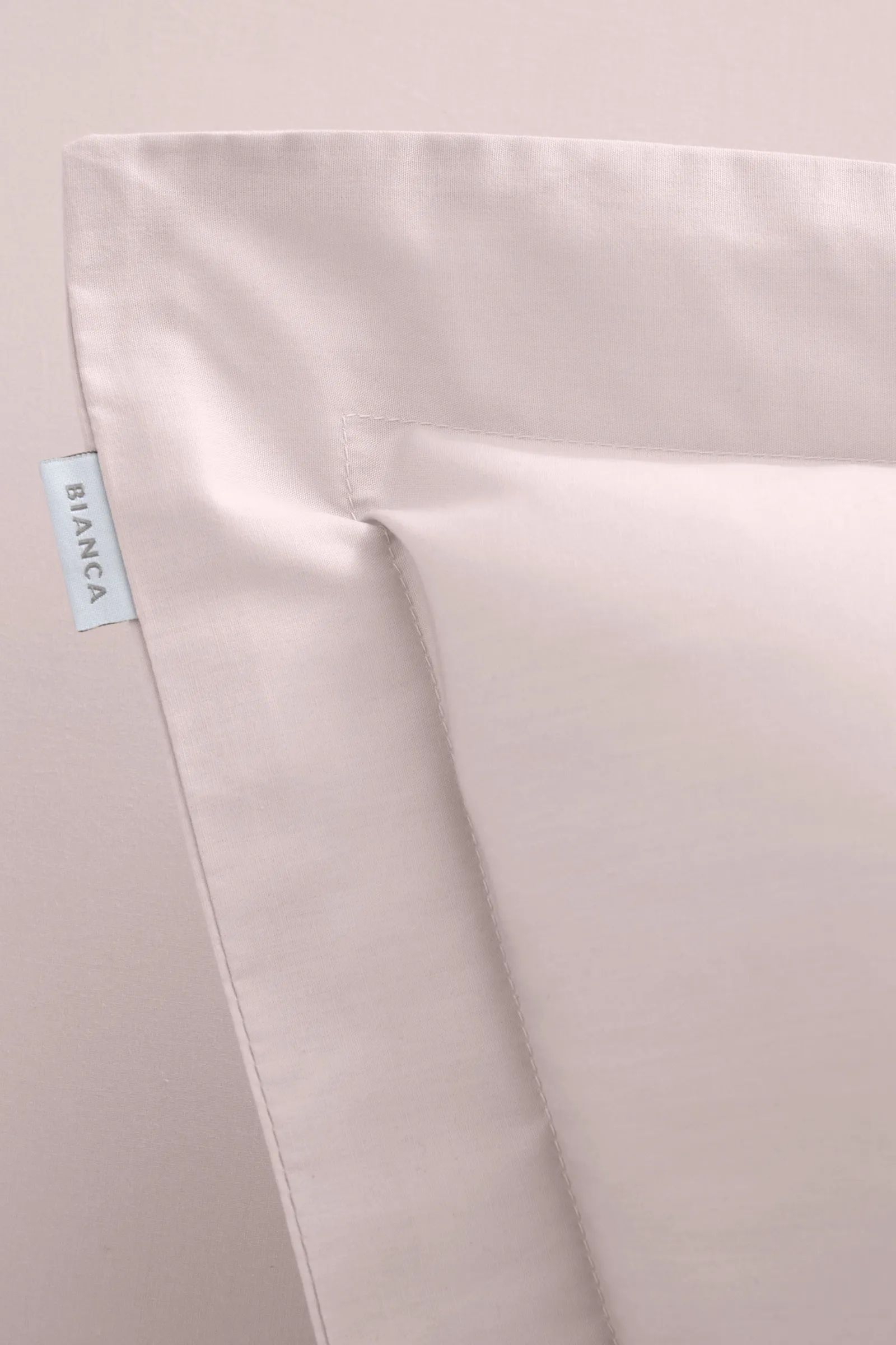Bianca '200 Thread Count Cotton Percale' Oxford Pillowcases in Pink 3