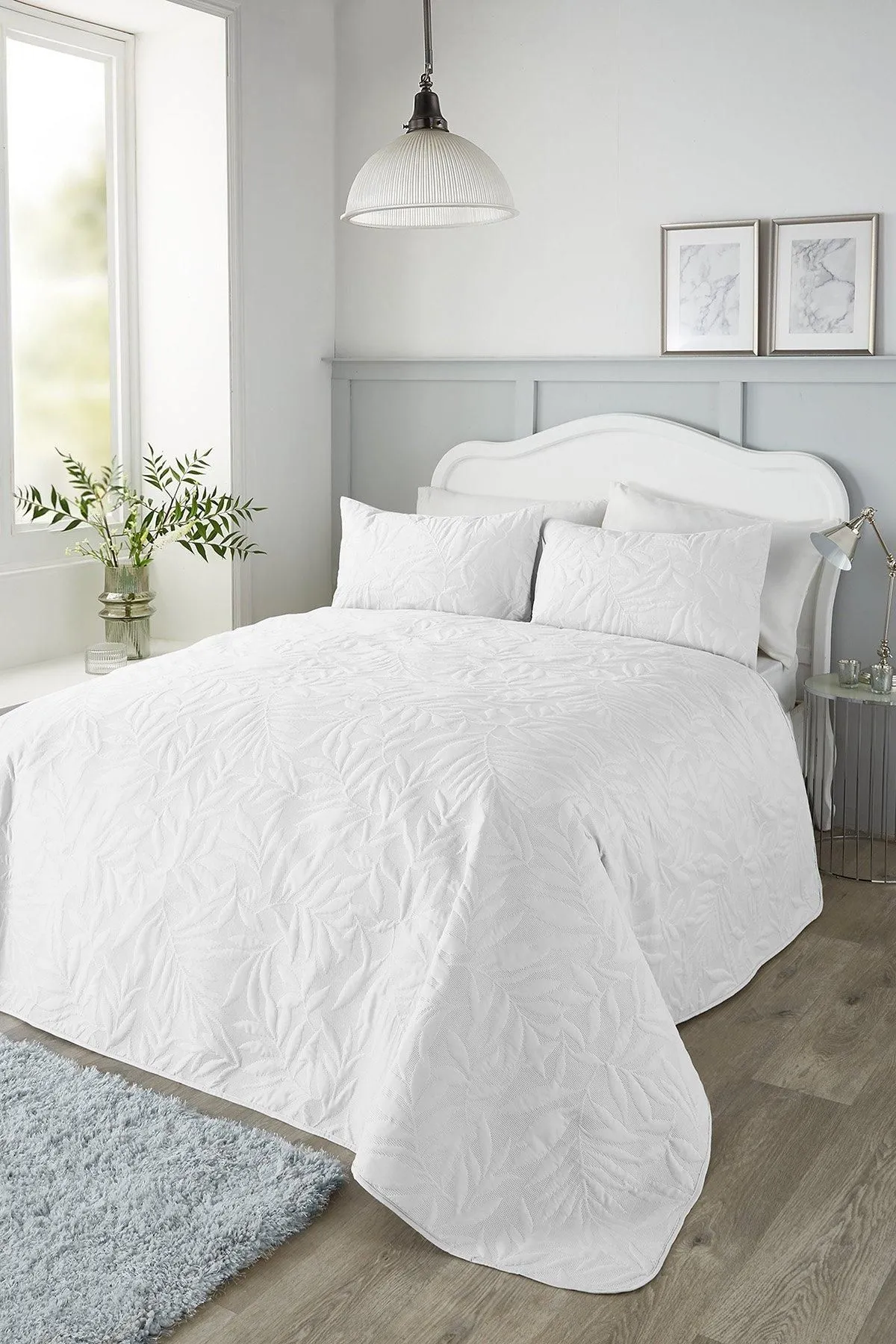 Serene 'Luana' Floral Pinsonic Microfibre Warm & Cosy Bedspread in White