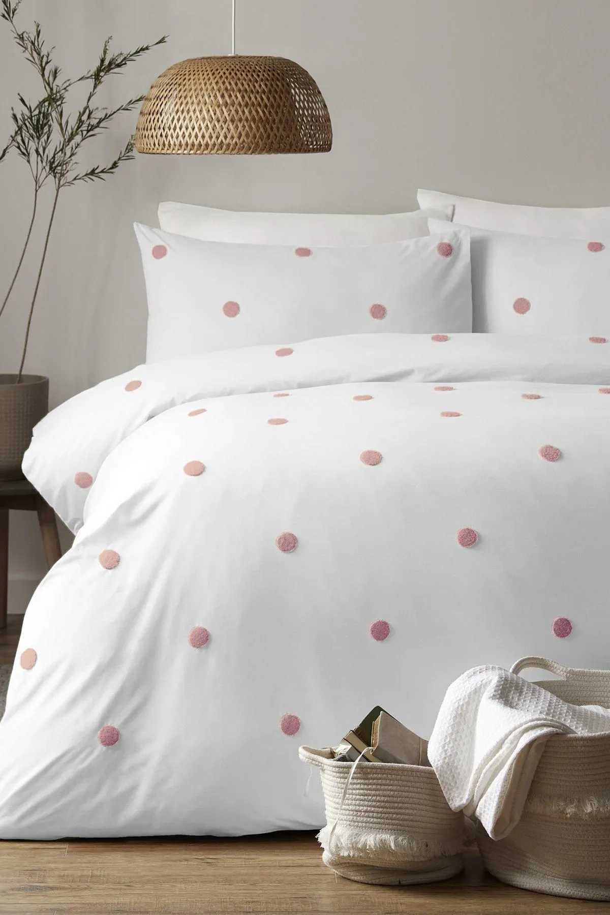 Appletree 'Dot Garden' 100% Cotton Embellished Duvet Cover Set in Pink 1