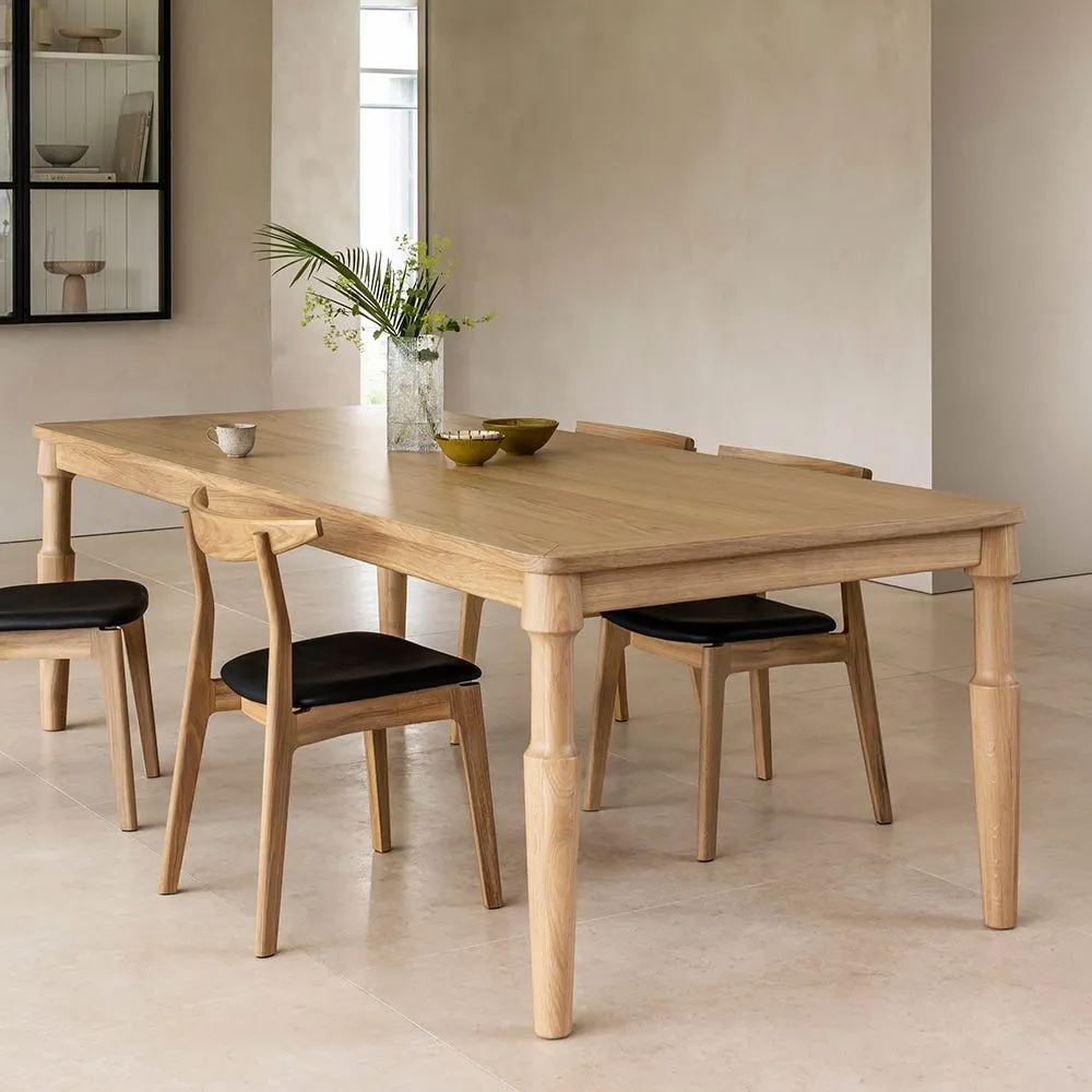 Case Danbury Dining Table Oak 190 x 100cm 4