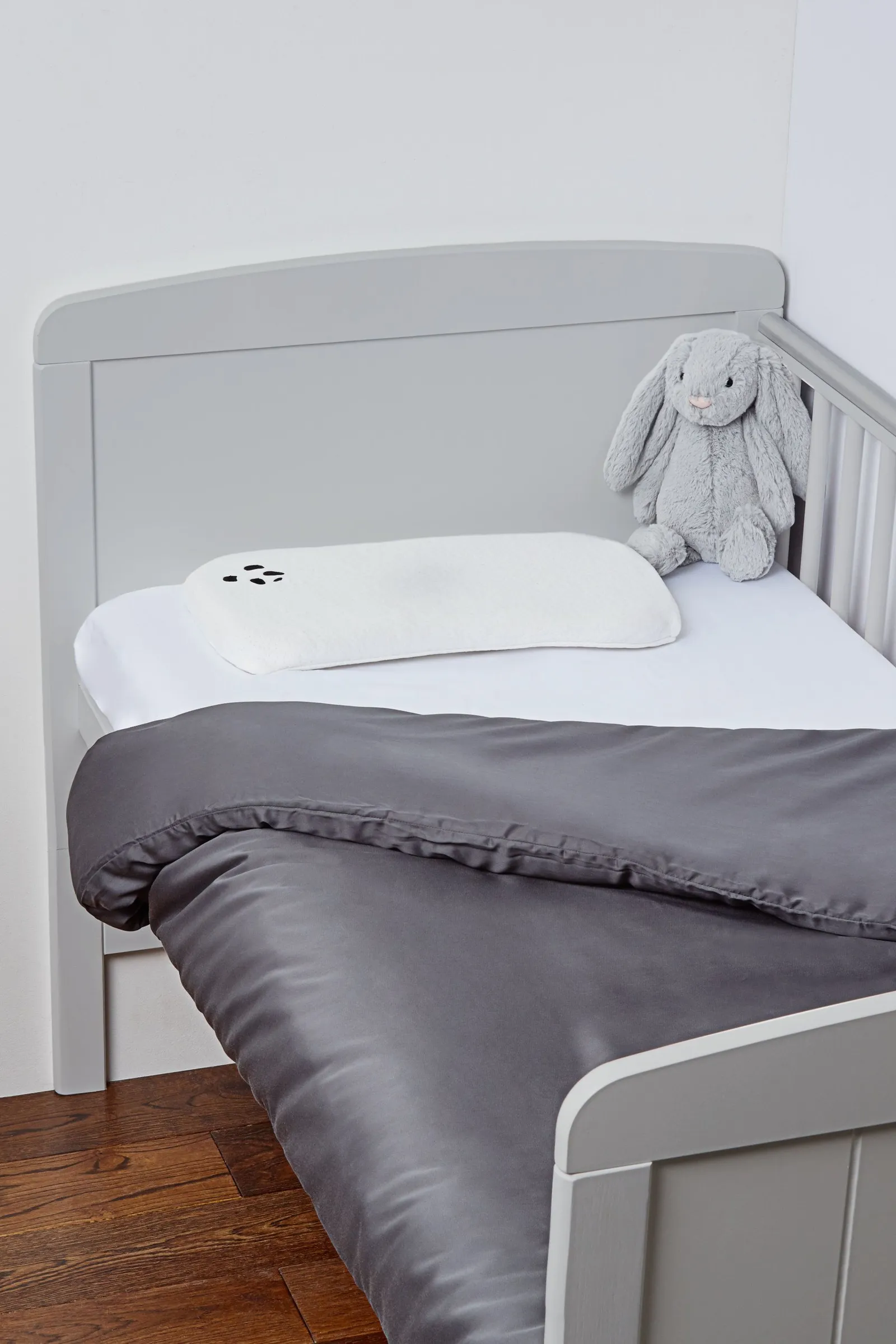 Panda London Memory Foam Bamboo Baby Pillow in White 4