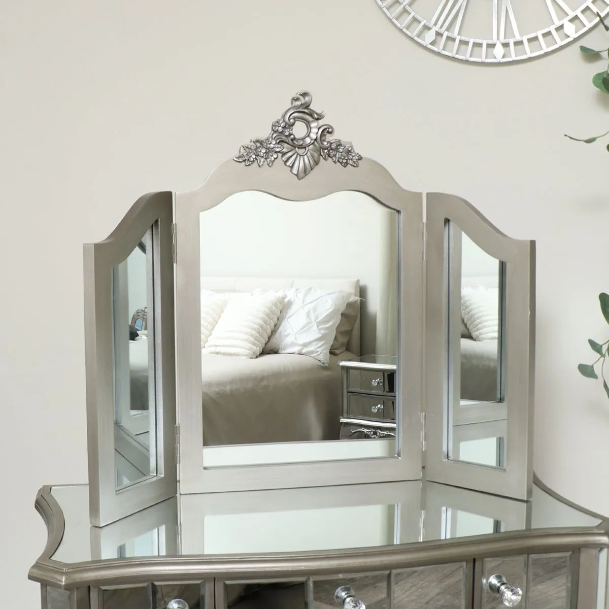 Melody Maison Ornate Triple Dressing Table Mirror - Tiffany Range in Silver