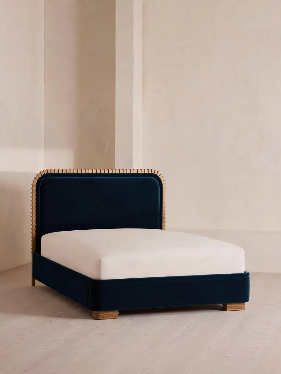 Angus Bed, Super king, Velvet, Royal Blue